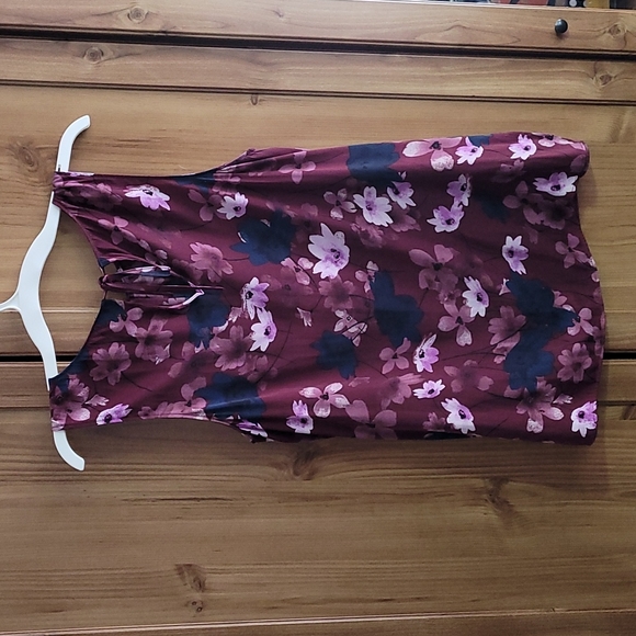 ☆Free Add On☆ GUC Joe Fresh Sleeveless Burgandy Floral Blouse Size M - Picture 3 of 4